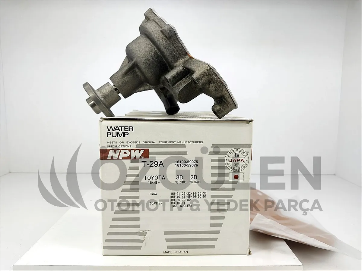 Toyota Hilux Hiace Land Cruiser Devirdaim Su Pompas� 2.4 Dizel 2L �r�n Foto�raf� - 2